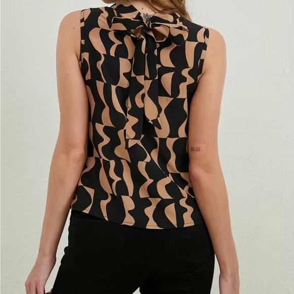 Dressy tank with tie back - Picture 2 of 3